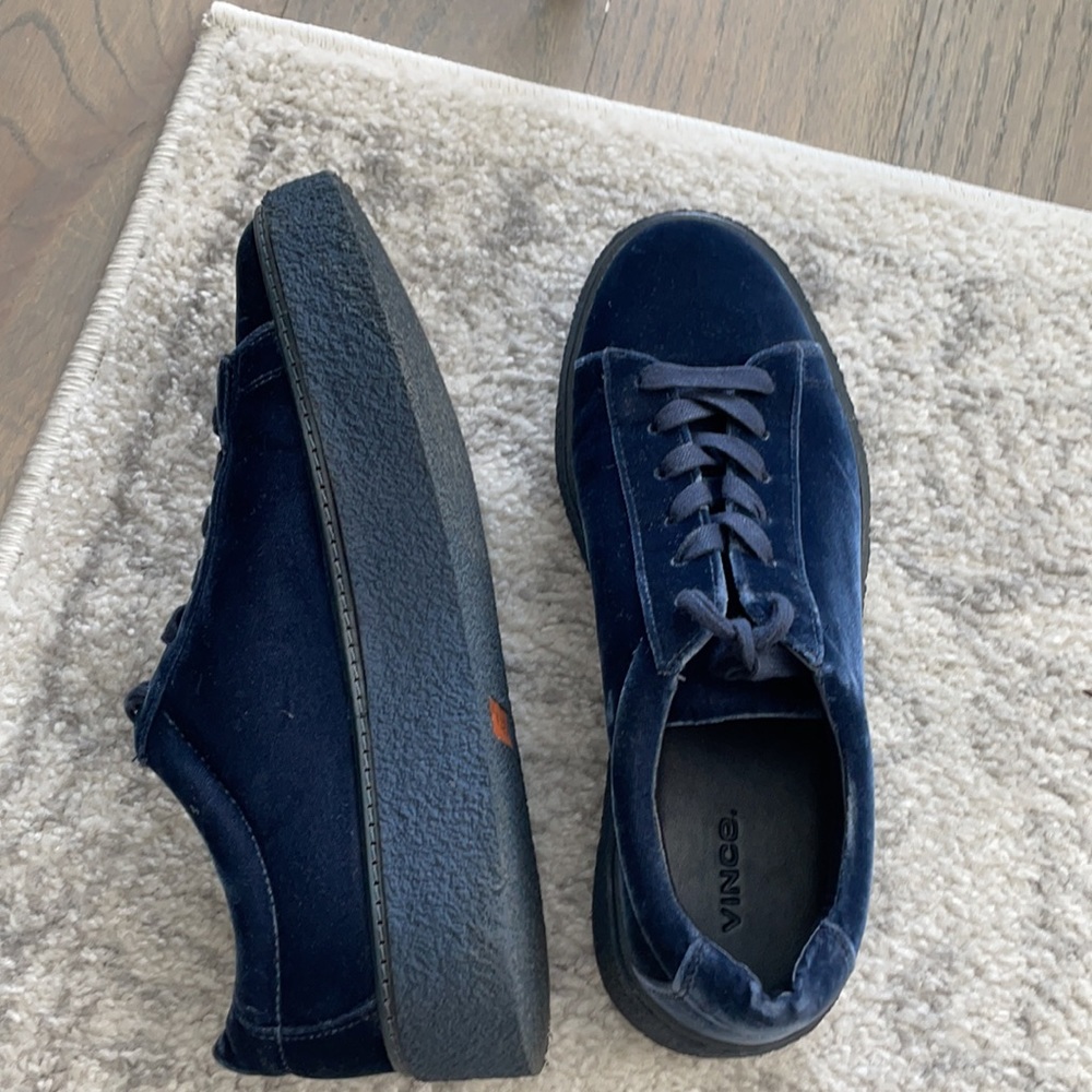 VINCE Neela Velvet Lace Sneakers Navy Blue - 8